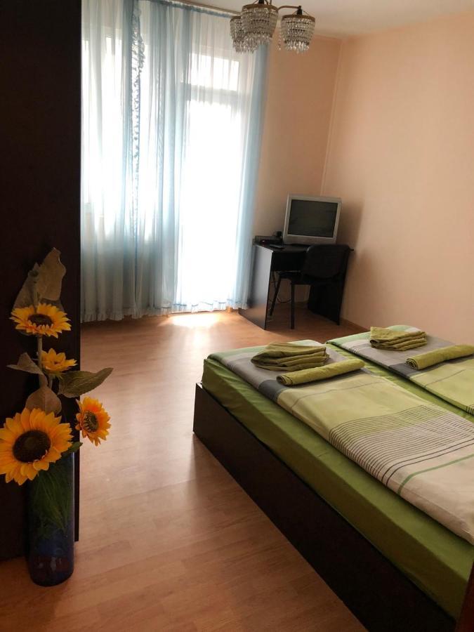 Central House Blagoevgrad Esterno foto